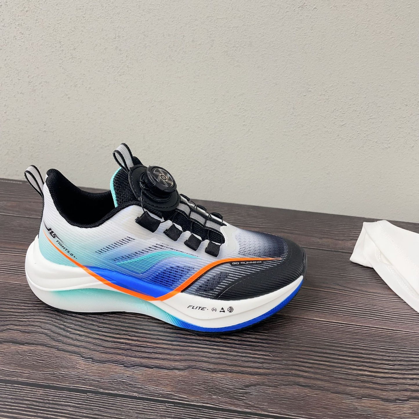 Children's Personalized Fashion Pattern Decorative Single Mesh Breathable Rotating Button Sneakers