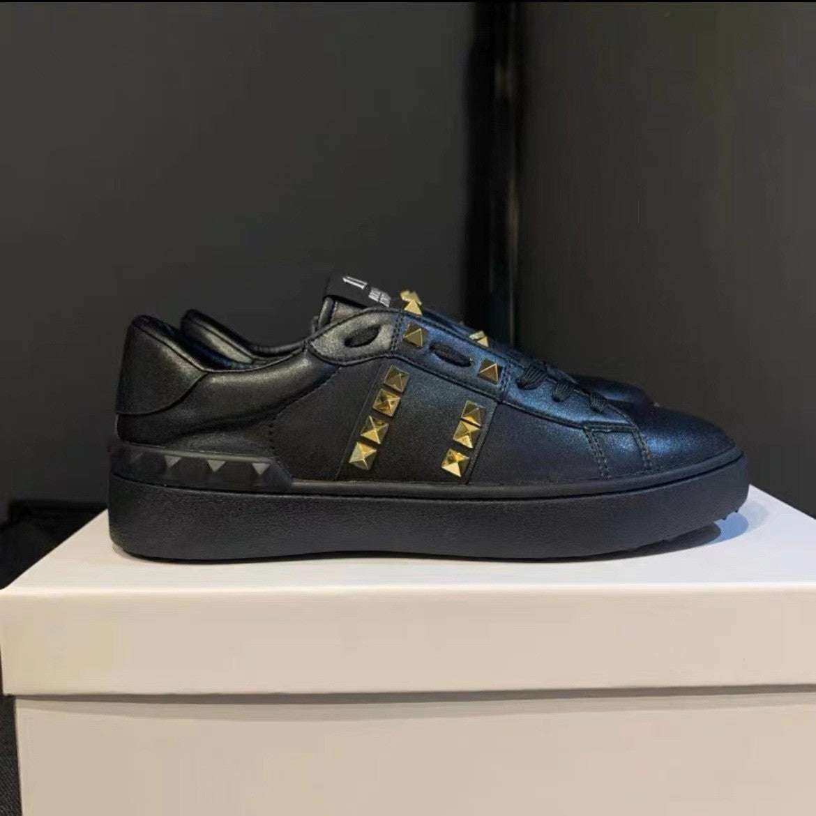 Women's & Men's Flat Platform Sports Dark Blue V Home Rivet Women's Casual Shoes