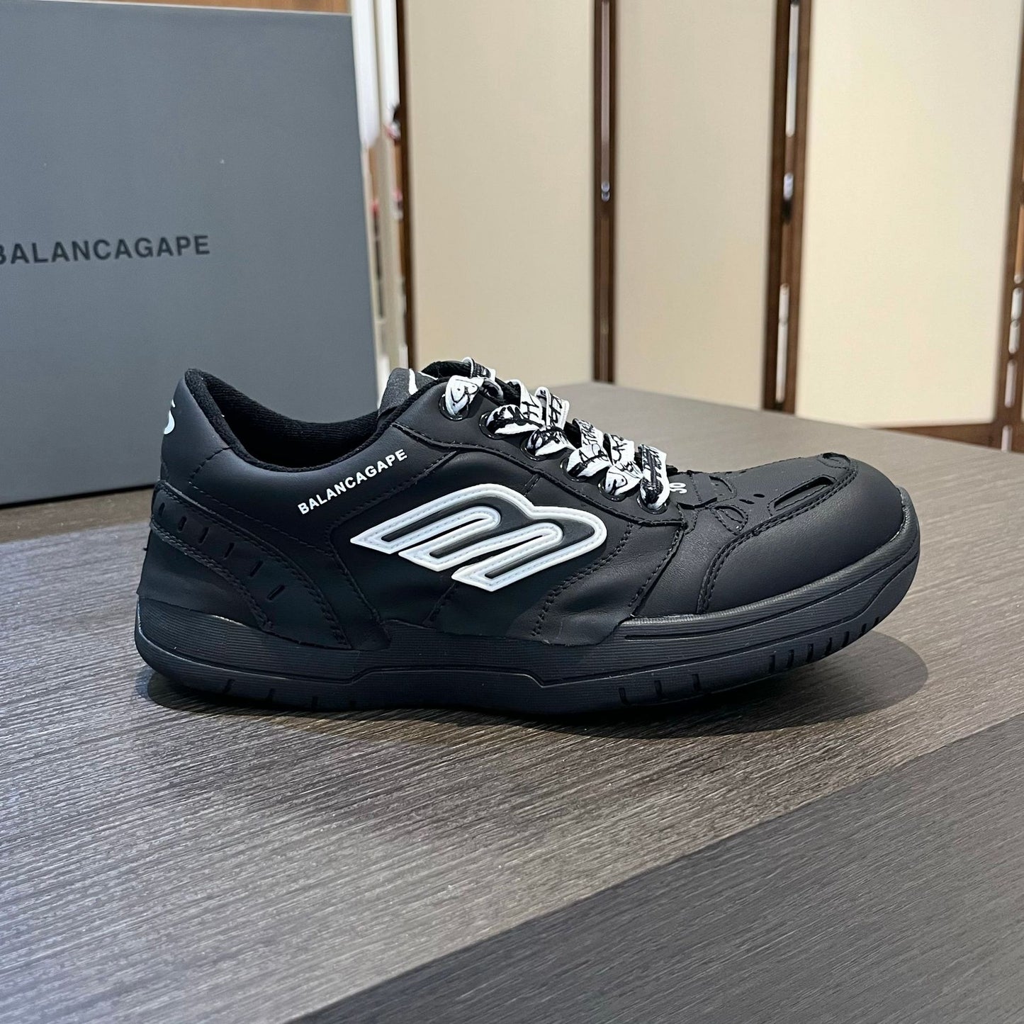 Women's & Men's Thick Sole Increased Lace Up Versatile Women's Sports Shoes