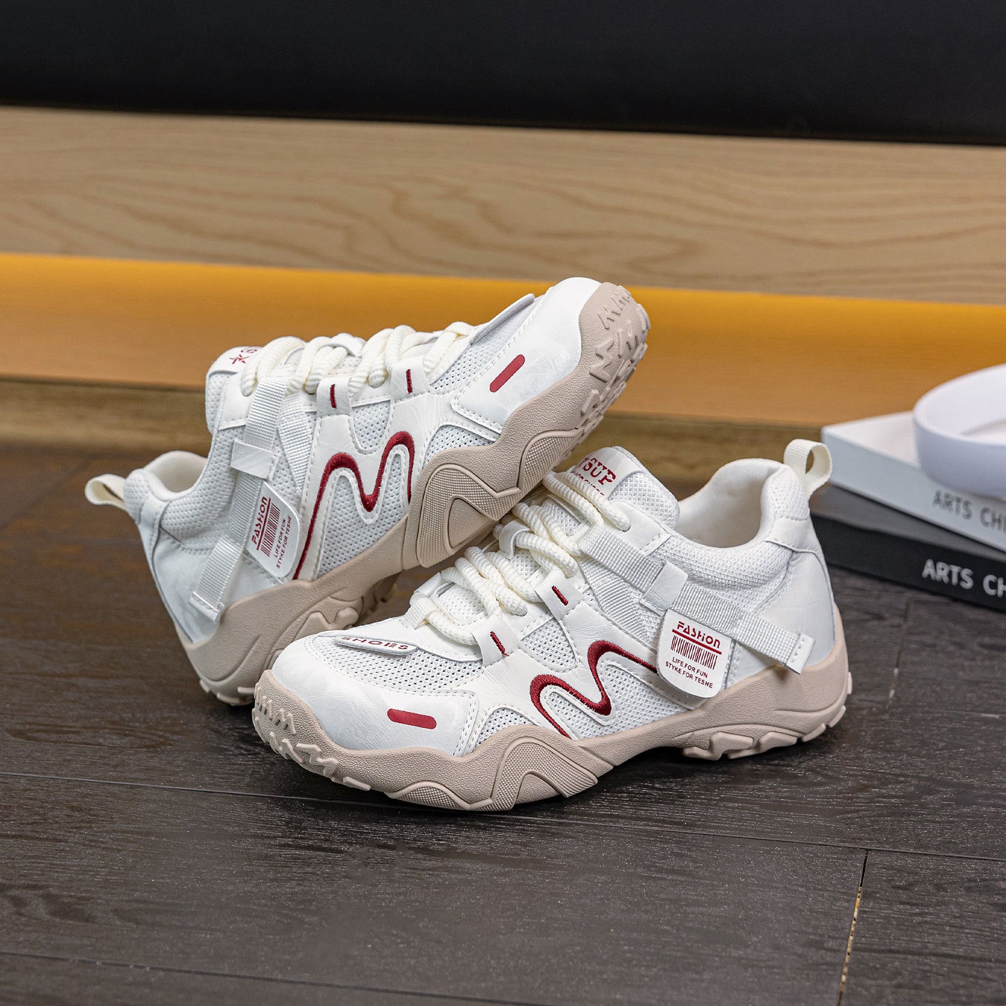 Women's Bottom Inner Height Increasing Soft Not Tired Feet For Long Women's Sports Shoes