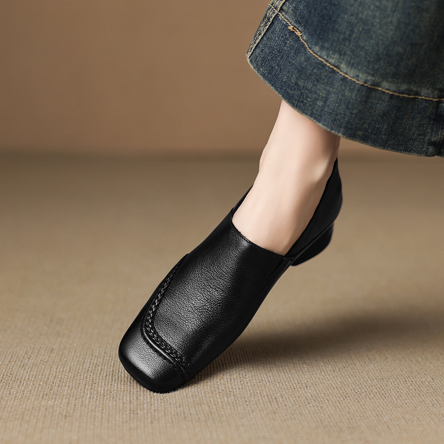 Women's Large Size Four Sheepskin Woven Square Toe Temperament Women's Fashion Shoes