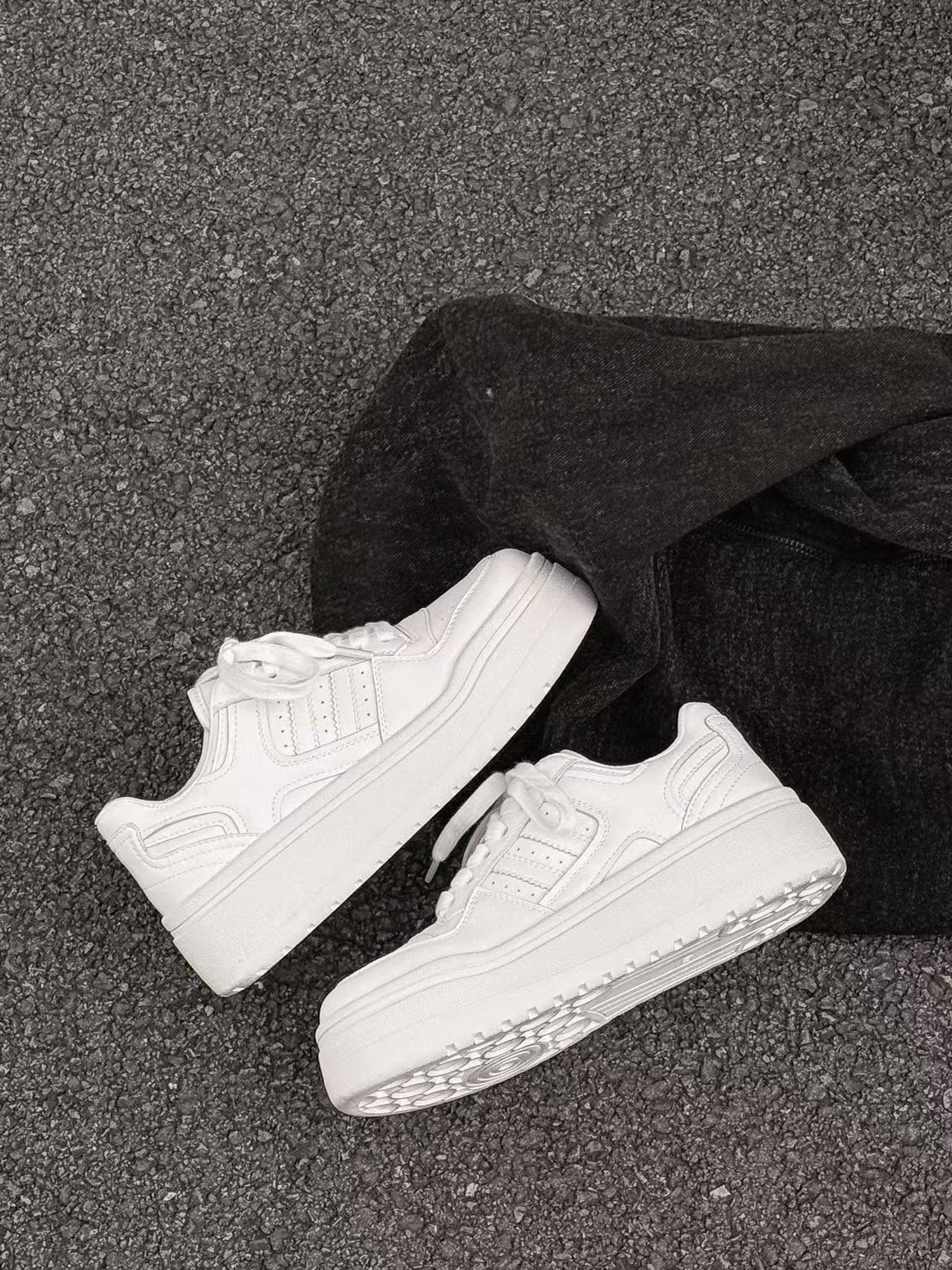 Women's Distressed White Thick Sole Elevator Wild Sports Women's Casual Shoes