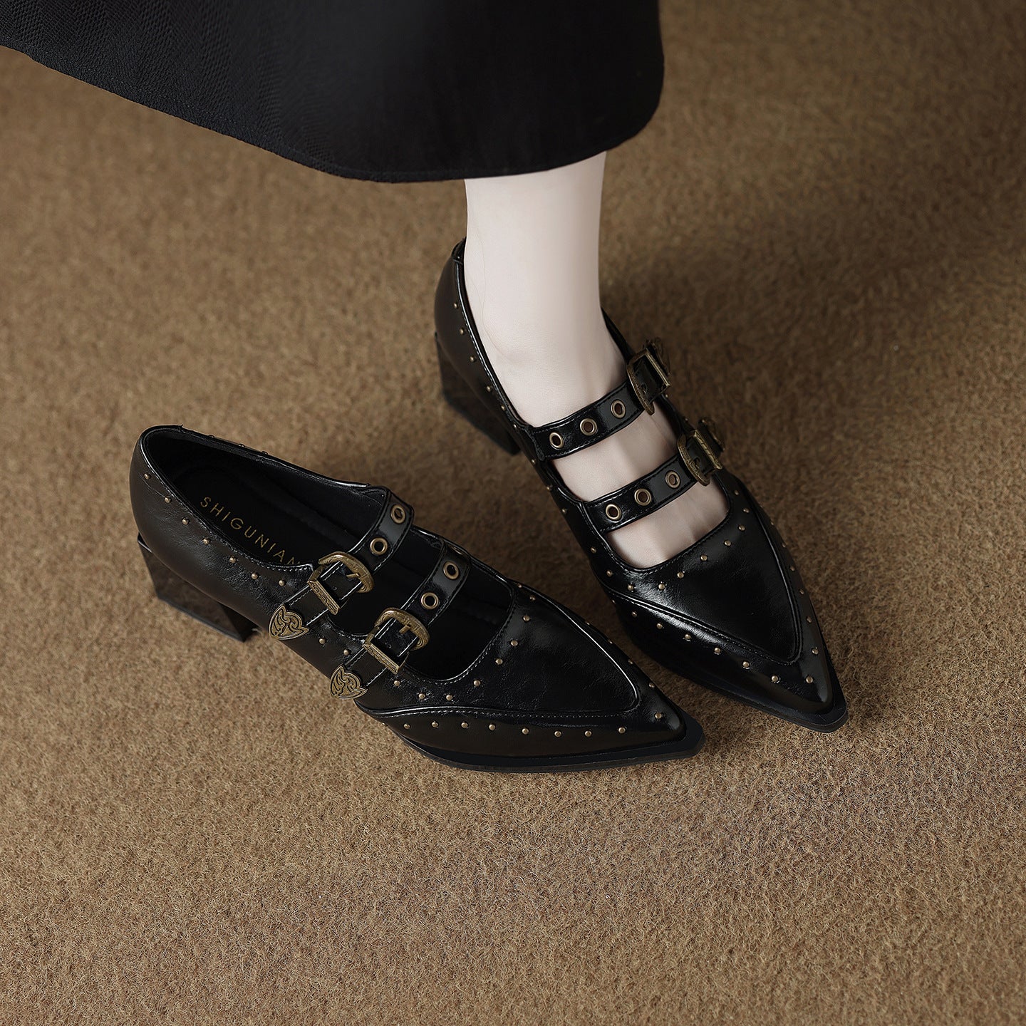 Women's Metal Buckle Thick Small Single-layer Shallow Mouth Pointed Temperament Mary Heels
