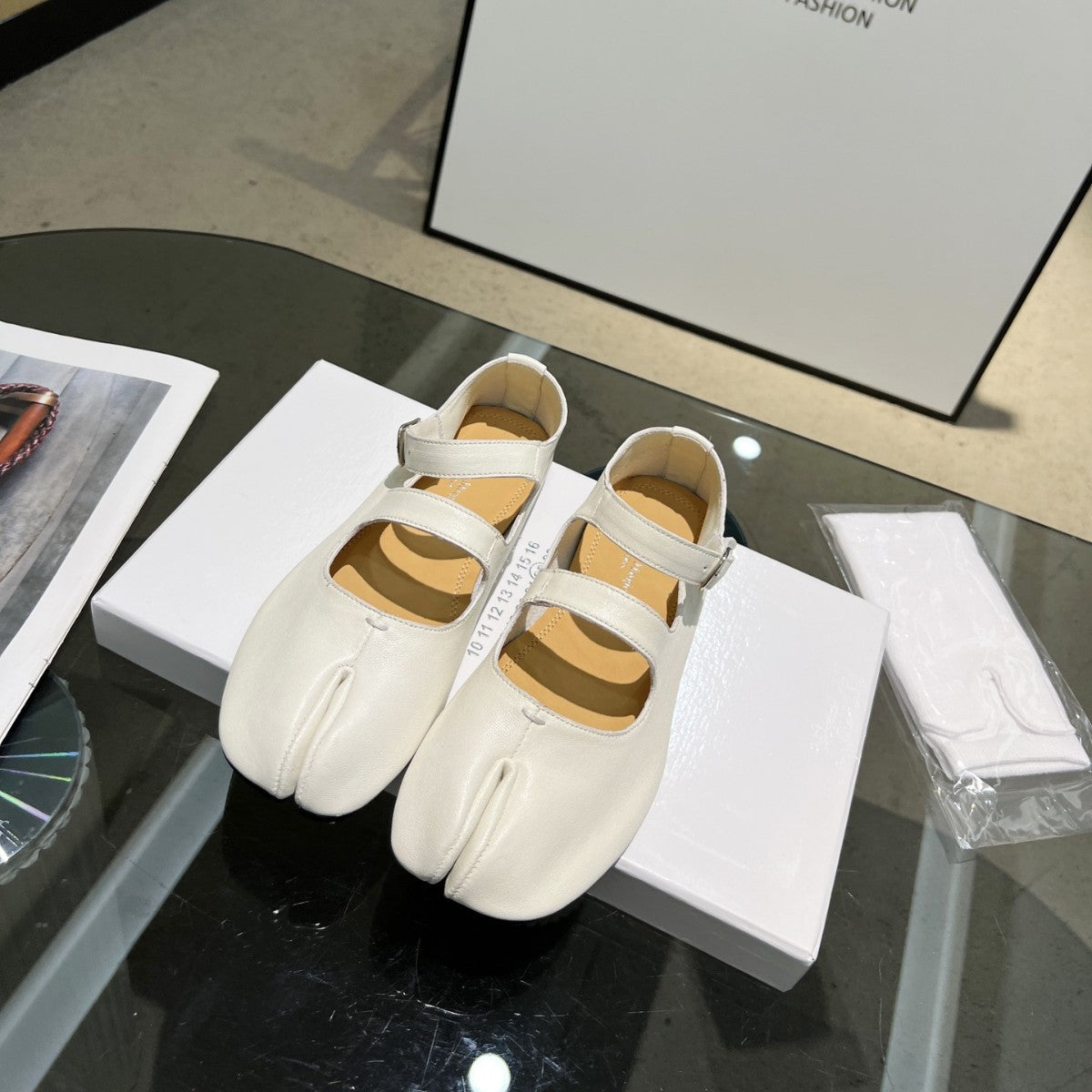 Women's Genuine Sheep Skin Split Toe Flat Men's Shoes
