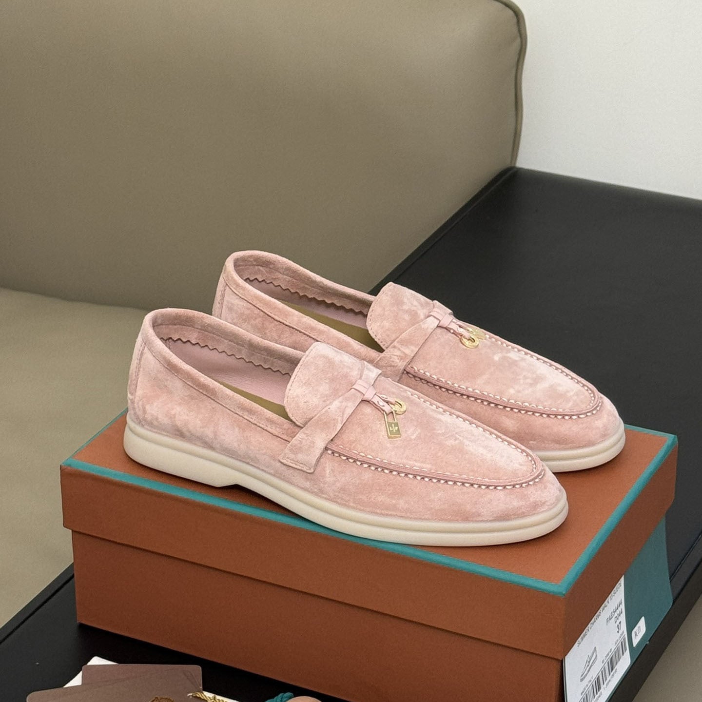 Women's & Men's Retro Genuine Suede Slip-on Round Toe Loafers