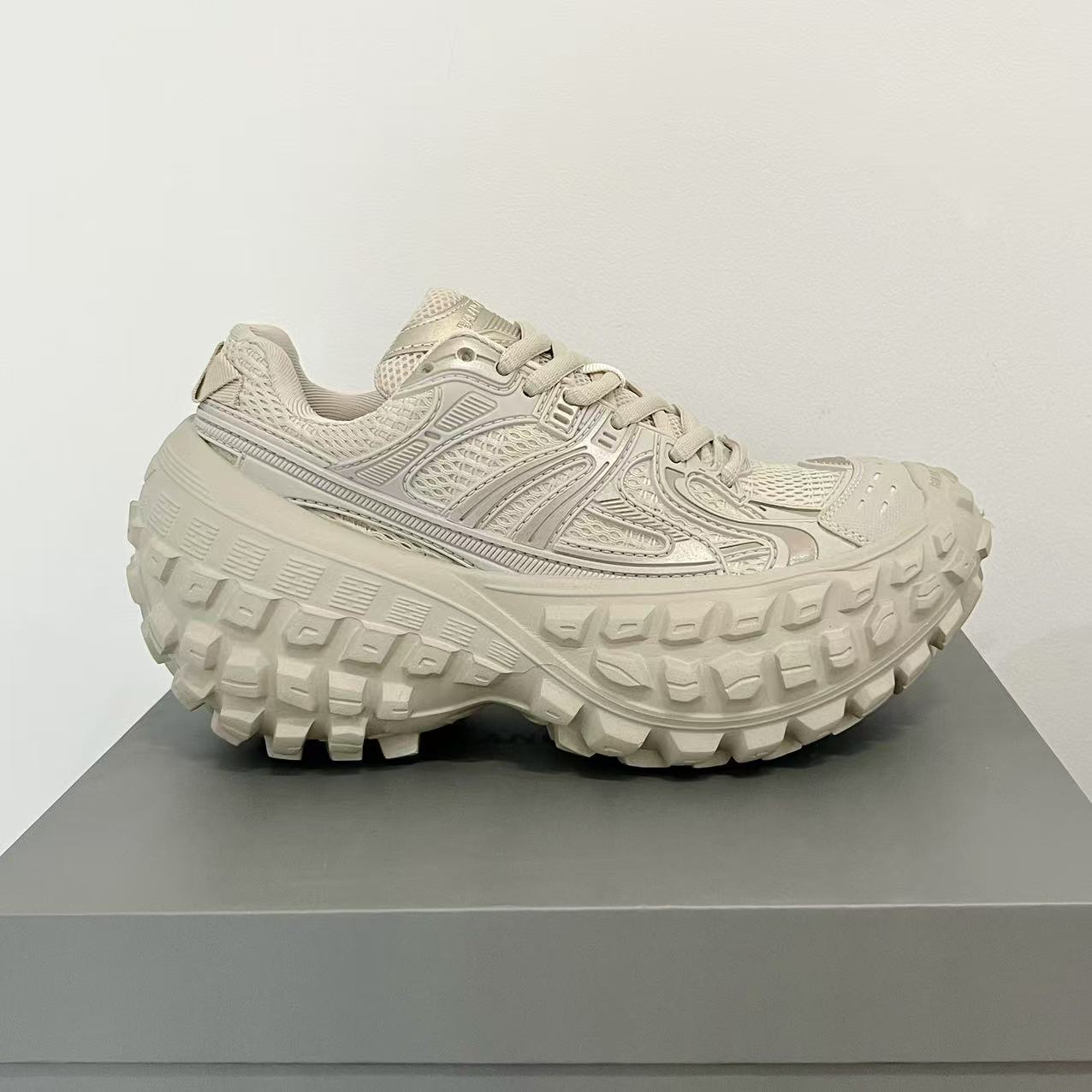 Women's Spring Rivet Tire Durian Platform Dad Fashionable Fried Arcade Women's Sports Shoes
