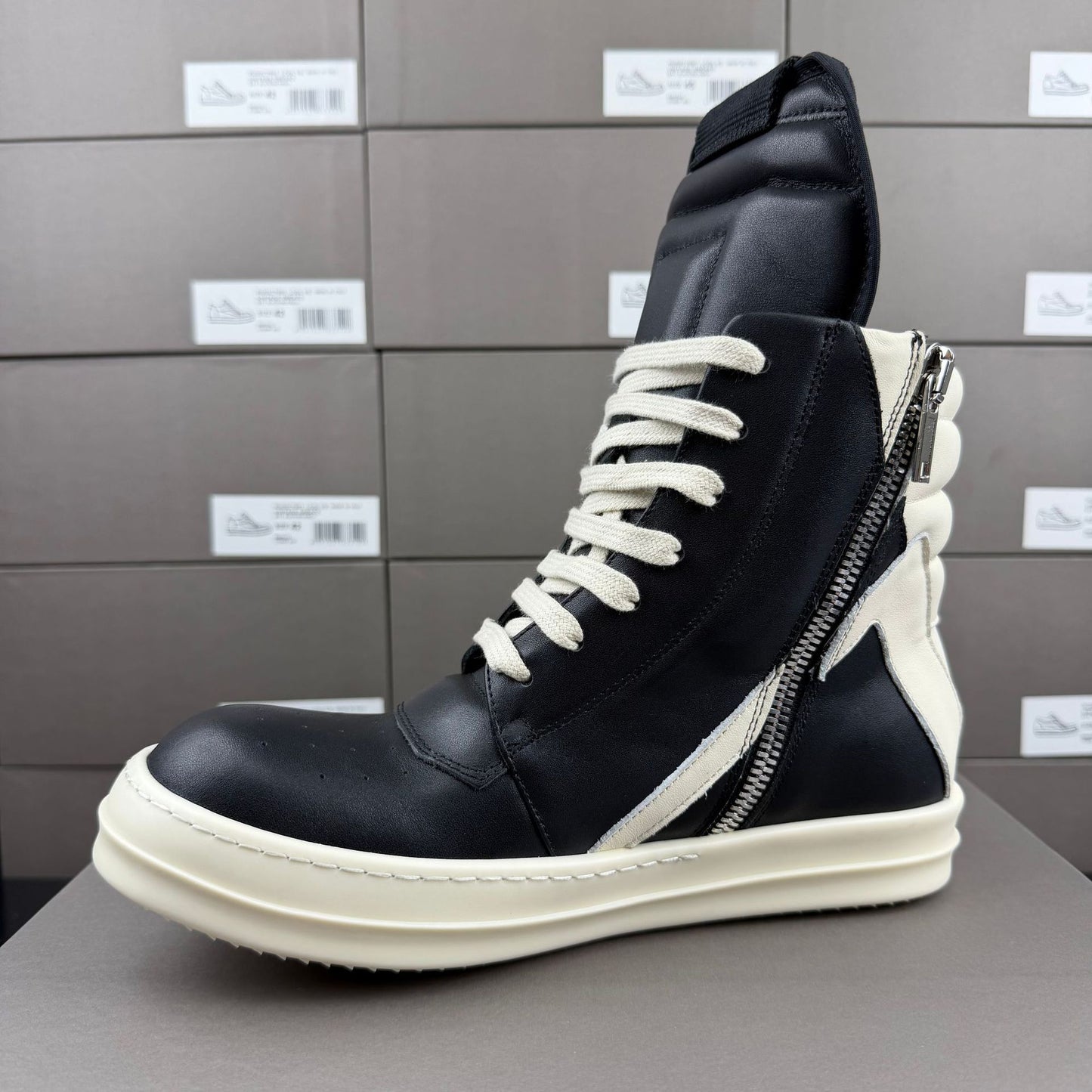 Women's & Men's Genuine Classic Inverted Triangle Men's Board Shoes
