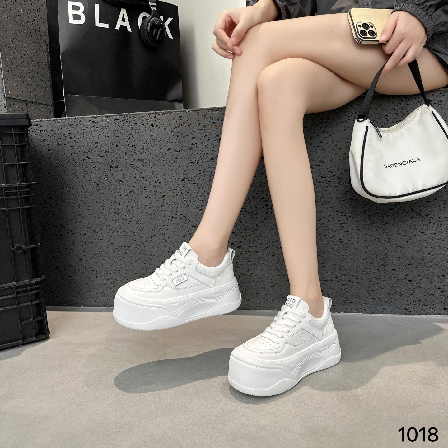 Women's Big Toe White Fleece-lined Platform Muffin Casual Shoes