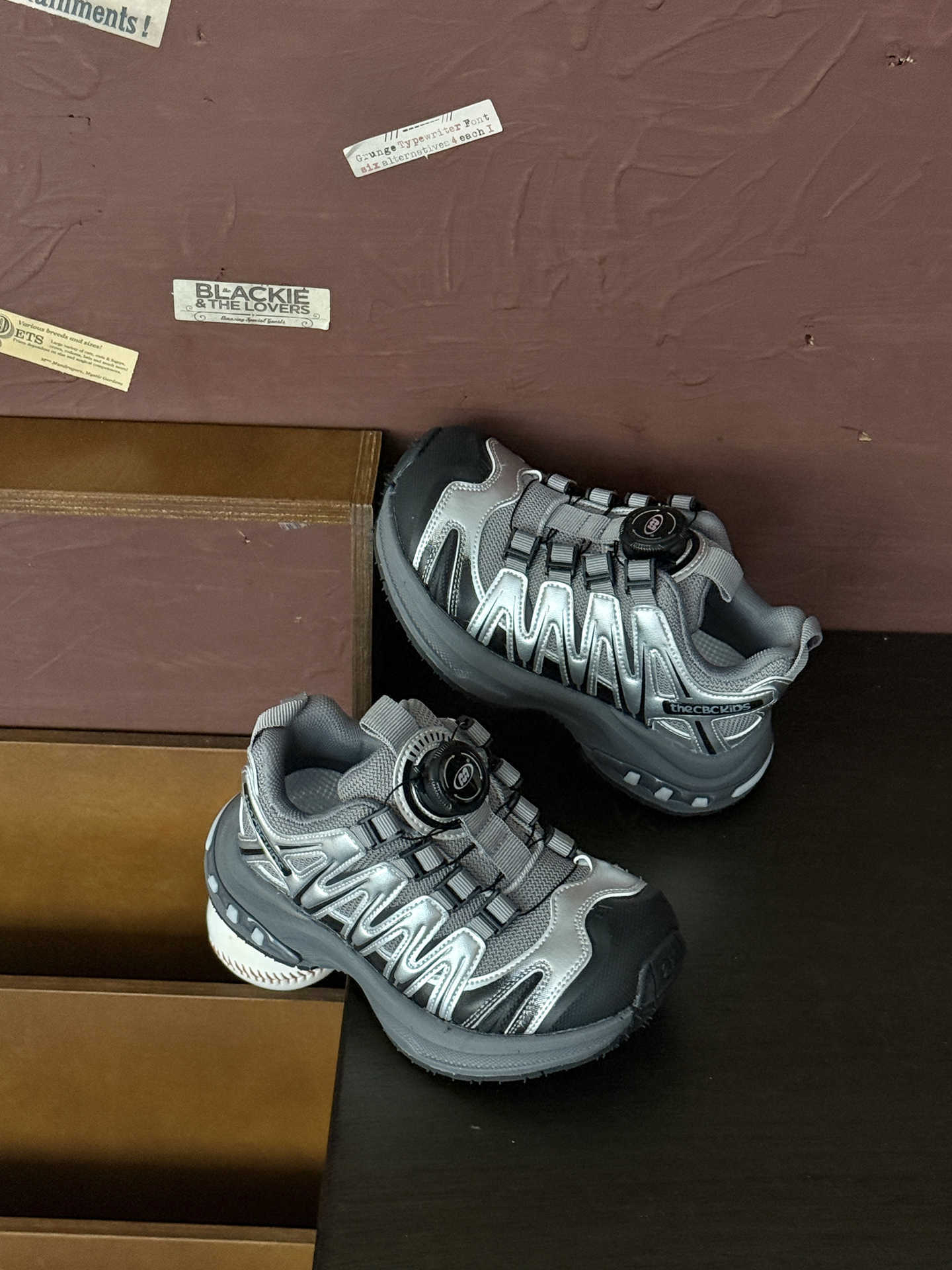 Series Rotary Button Boys Breathable Outdoor Running Hiking Children's Sports Shoes