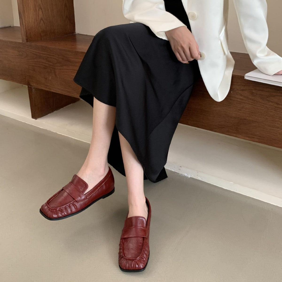 Autumn Retro Square Toe Golden Soft Pleated Neutral Loafers