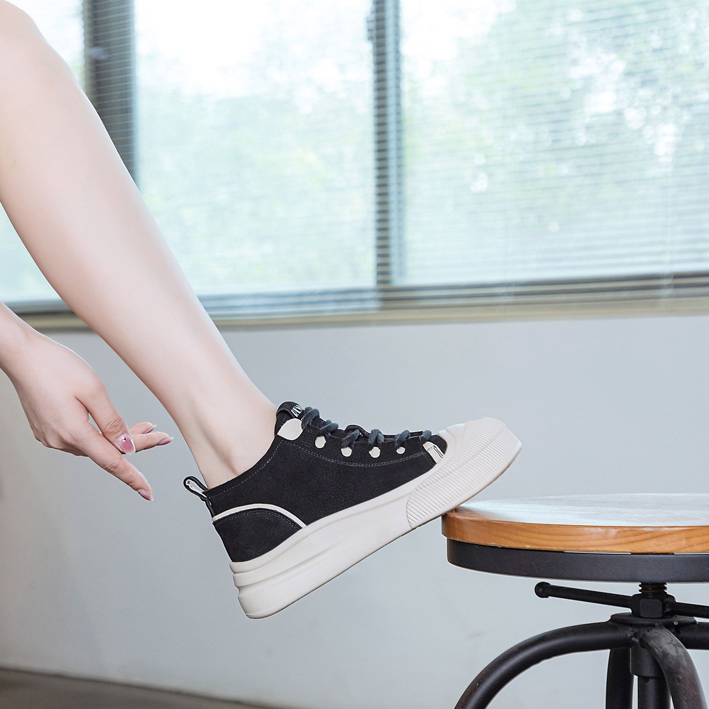 Women's Beautiful First Layer Cowhide White Sneakers