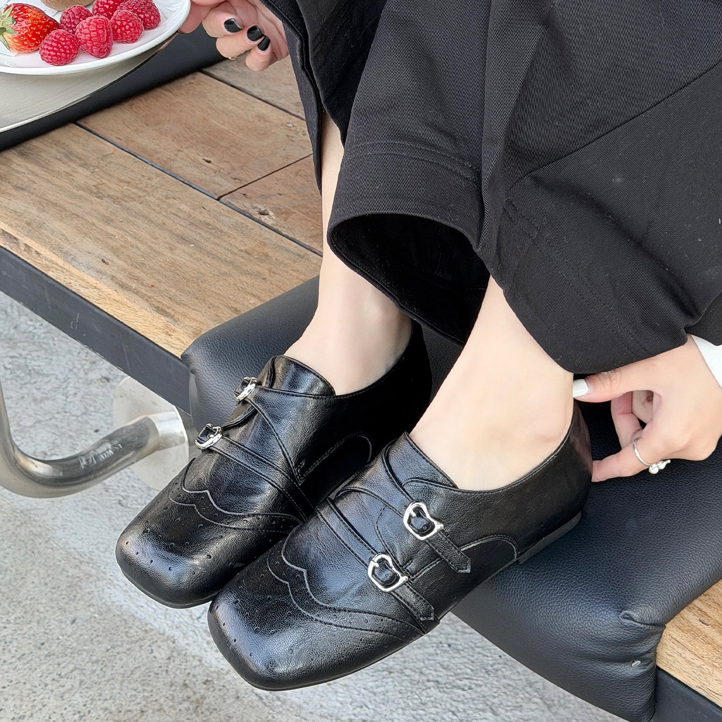 Four Niche Design Belt Buckle With Hidden Fashion Heels