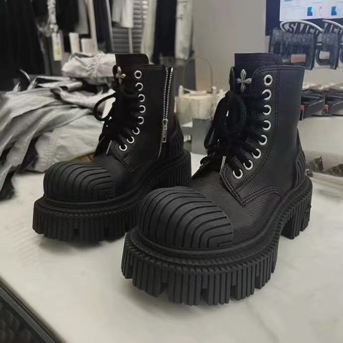 Women's Future Motorcycle Cruciate Flower Gear Platform Personality Women's Leather Boots