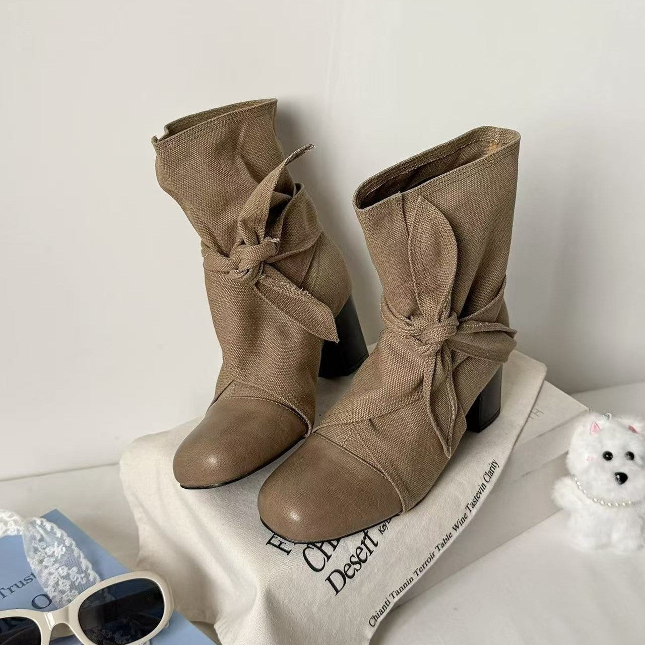 Women's Fashion Strap Stitching Round Toe Short Heels