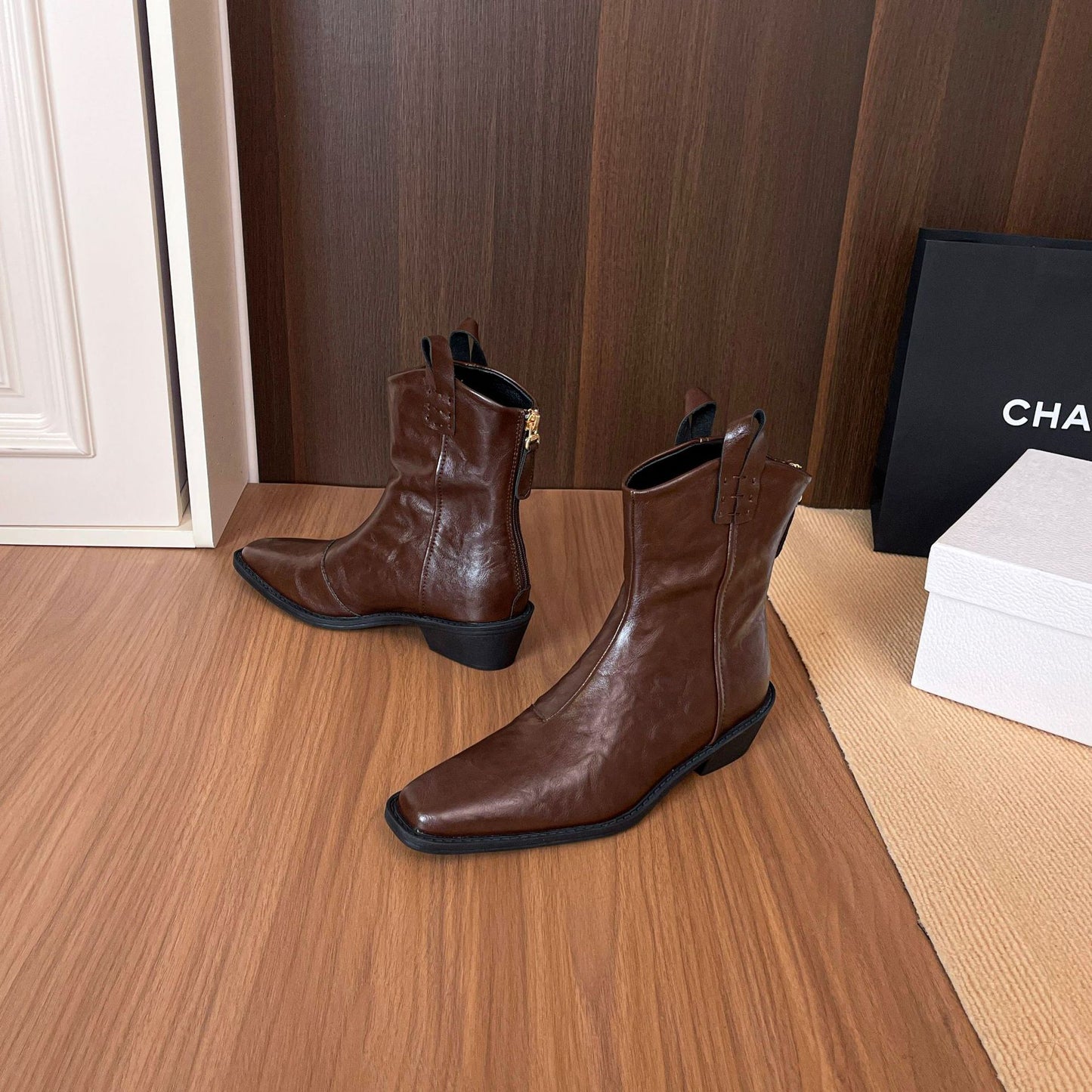Women's Sheepskin Square Toe Ankle Retro V Cut Small People Show Women's Leather Boots