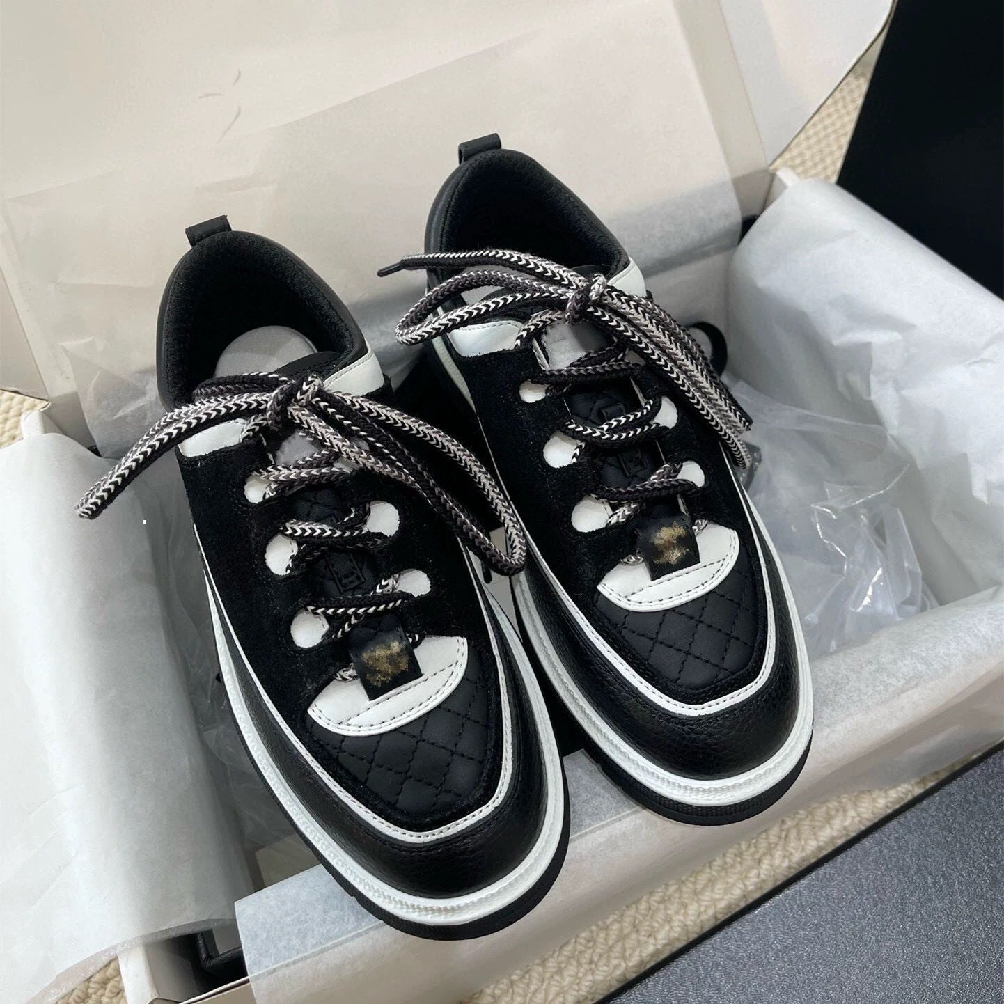 Women's Classic Style Black White Color Matching Women's Casual Shoes
