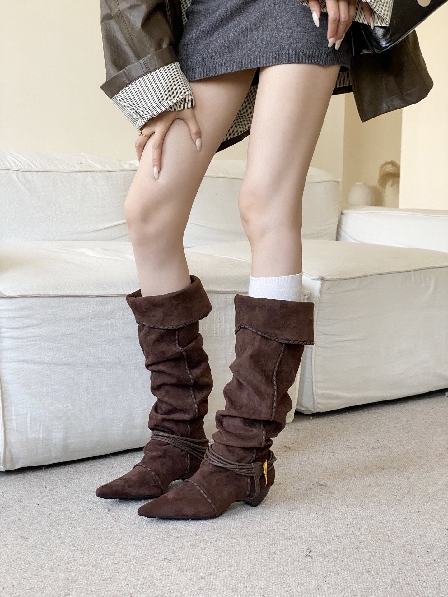 Handmade Binding Cable Pointed Wood Grain Women's Leather Boots
