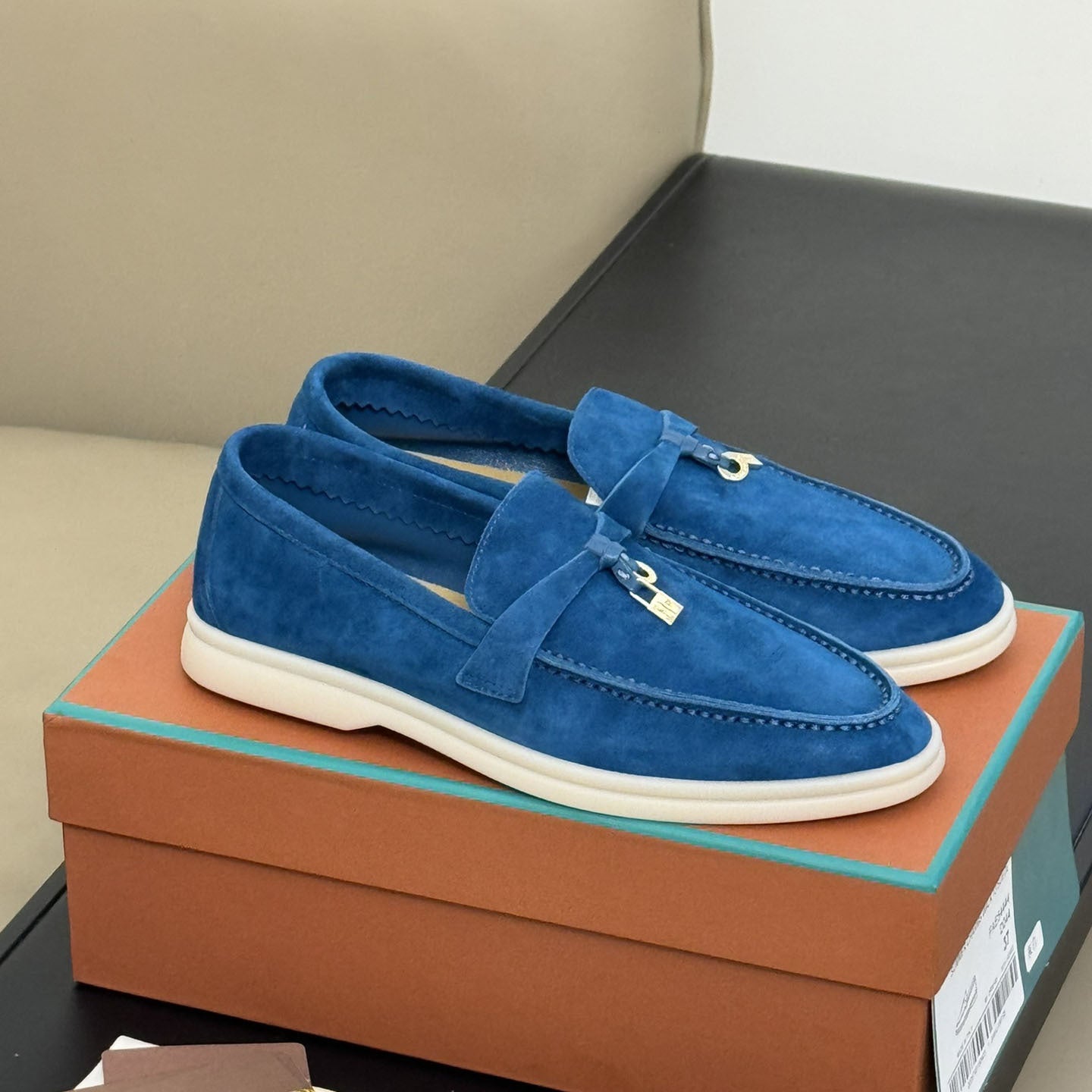 Women's & Men's Retro Genuine Suede Slip-on Round Toe Loafers