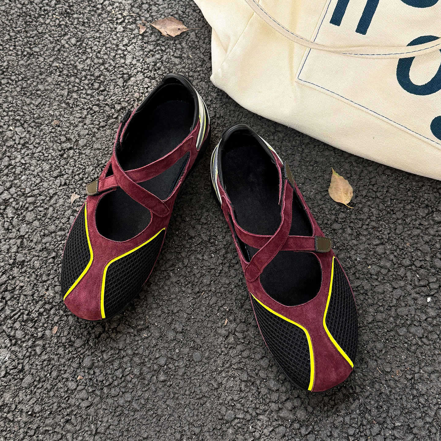 Women's Training Breathable Velcro Hollowed Leisure Mary Women's Casual Shoes