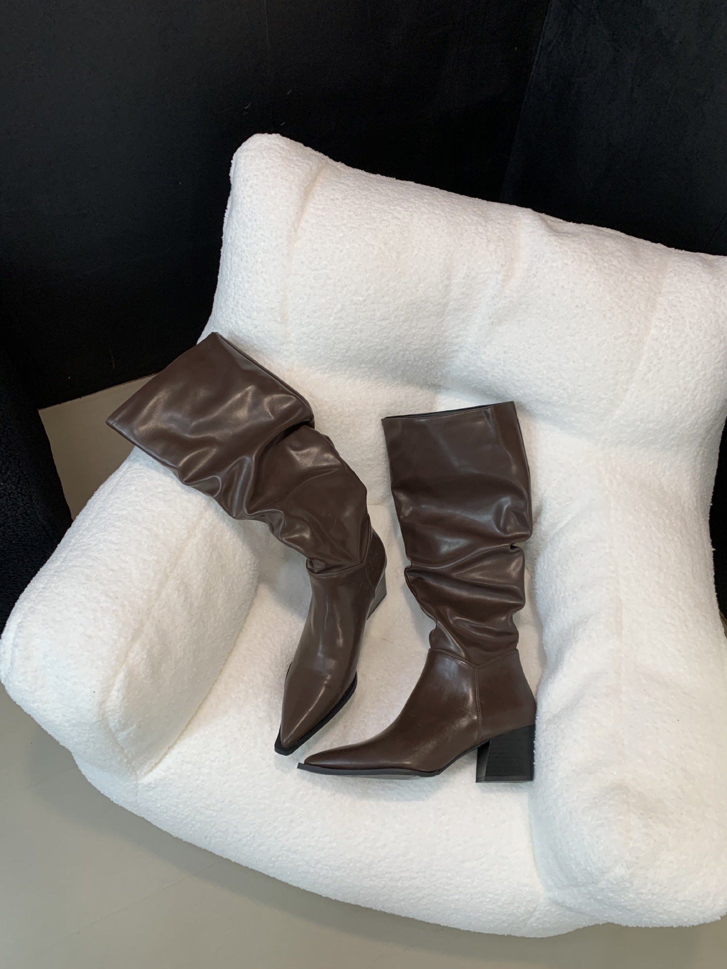 Women's Chunky Long Pointed Pleated Pile Style Retro Temperament Thin Women's Leather Boots