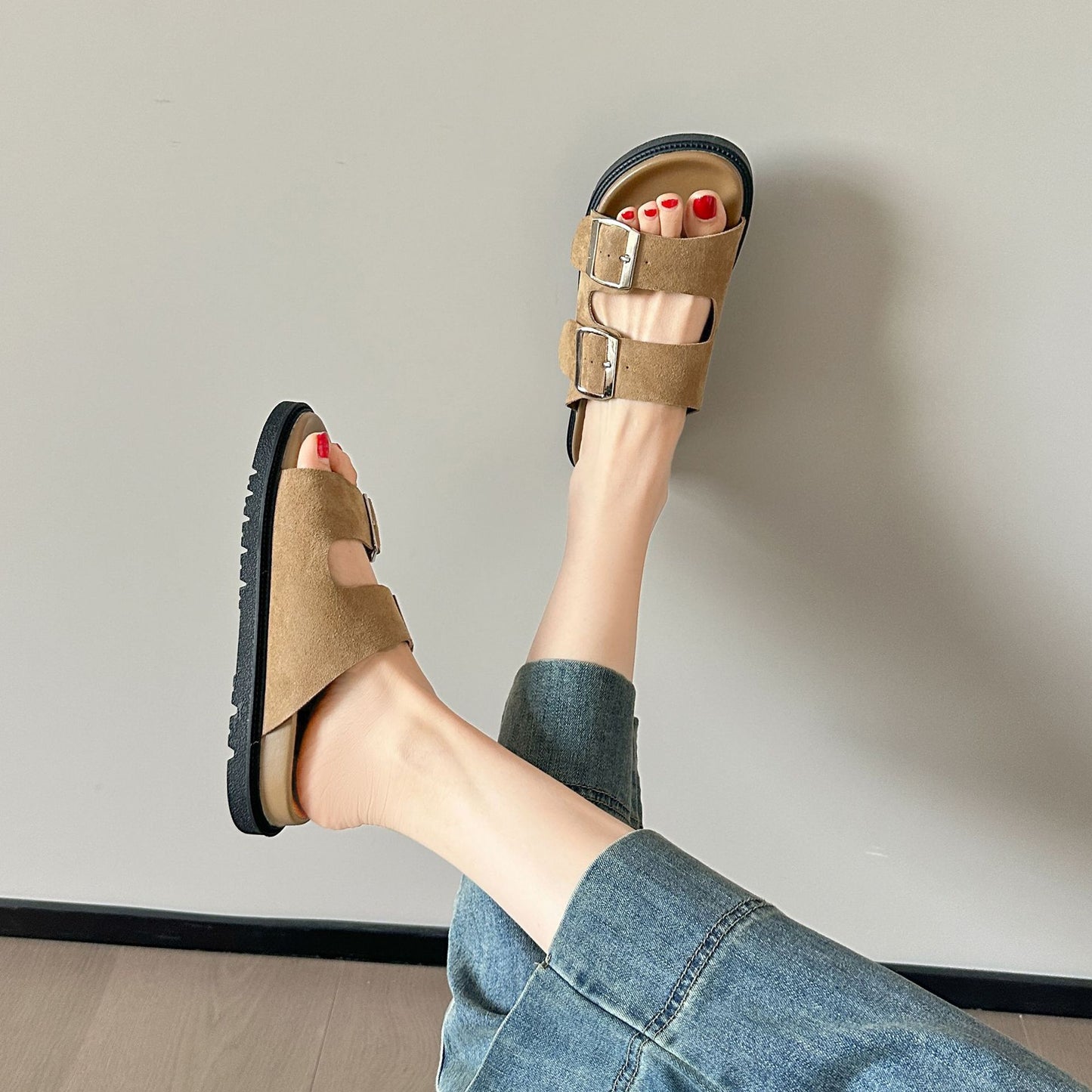 Fattened Plus Size Fashion Summer Flat Strap Square Buckle Slippers