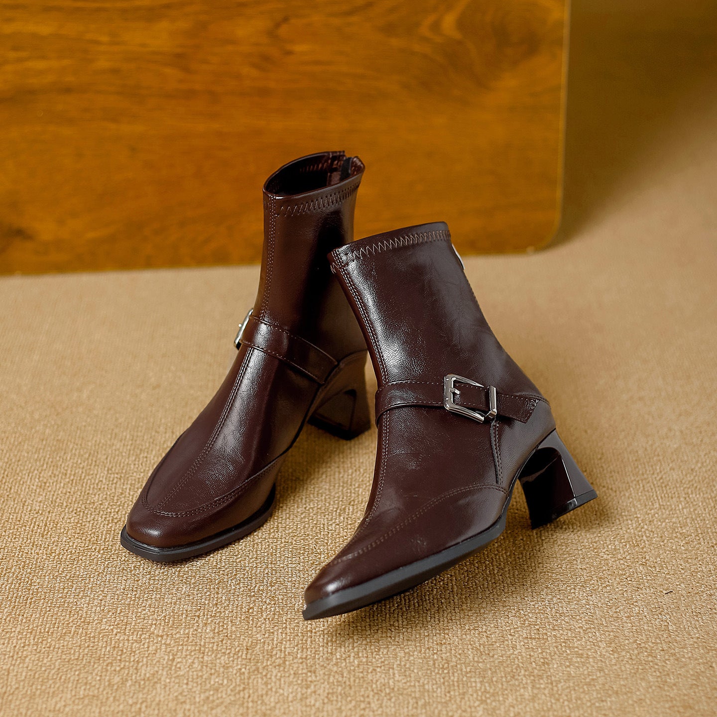 Women's Retro Skinny Autumn Super Beautiful French Ankle Not Tired Feet Women's Leather Boots