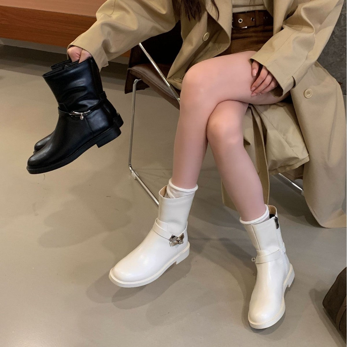 Women's Niche Design Knight Skinny Round Toe Flat Women's Leather Boots