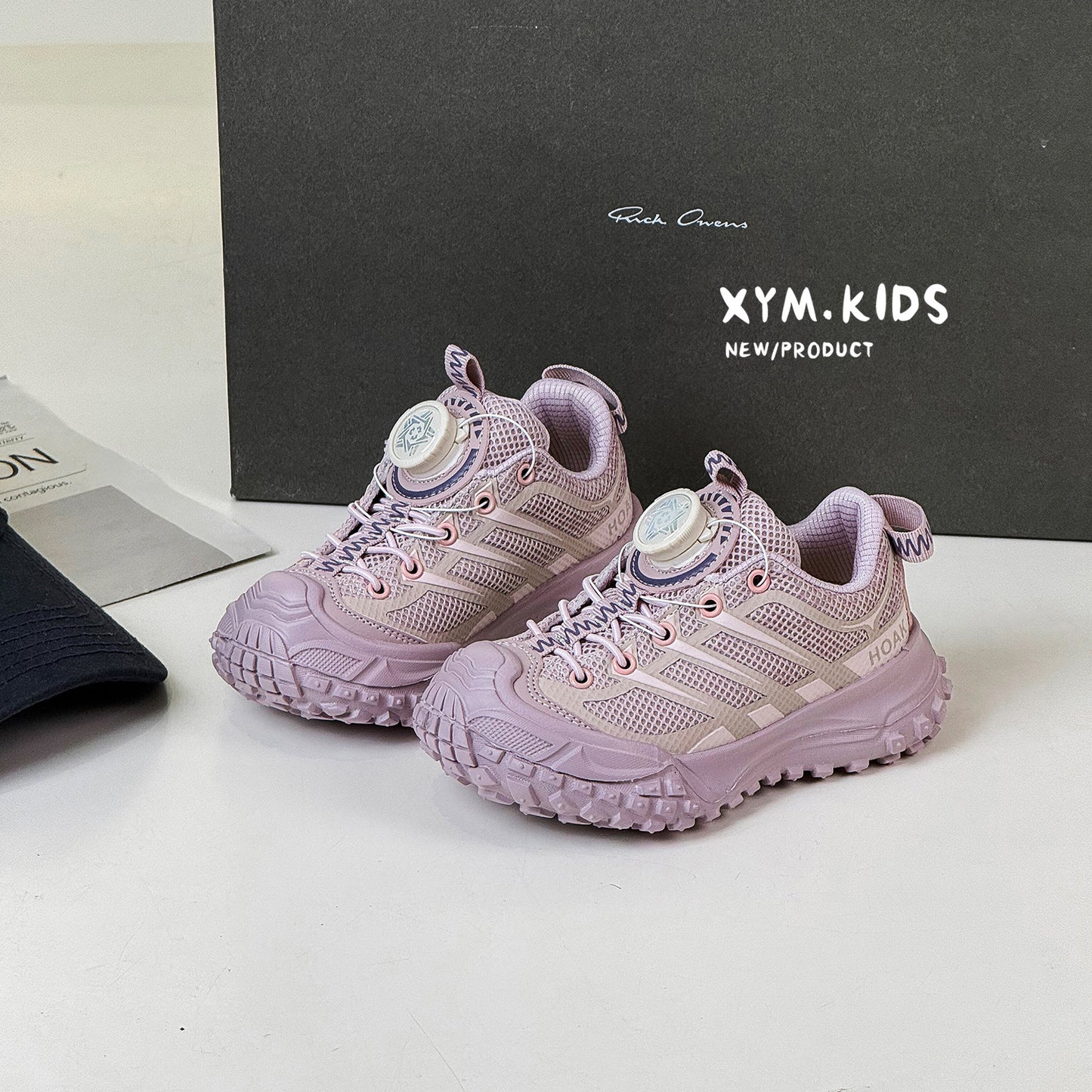 Children's Spring Fashion Rotating Buckle Resin Sole Sneakers