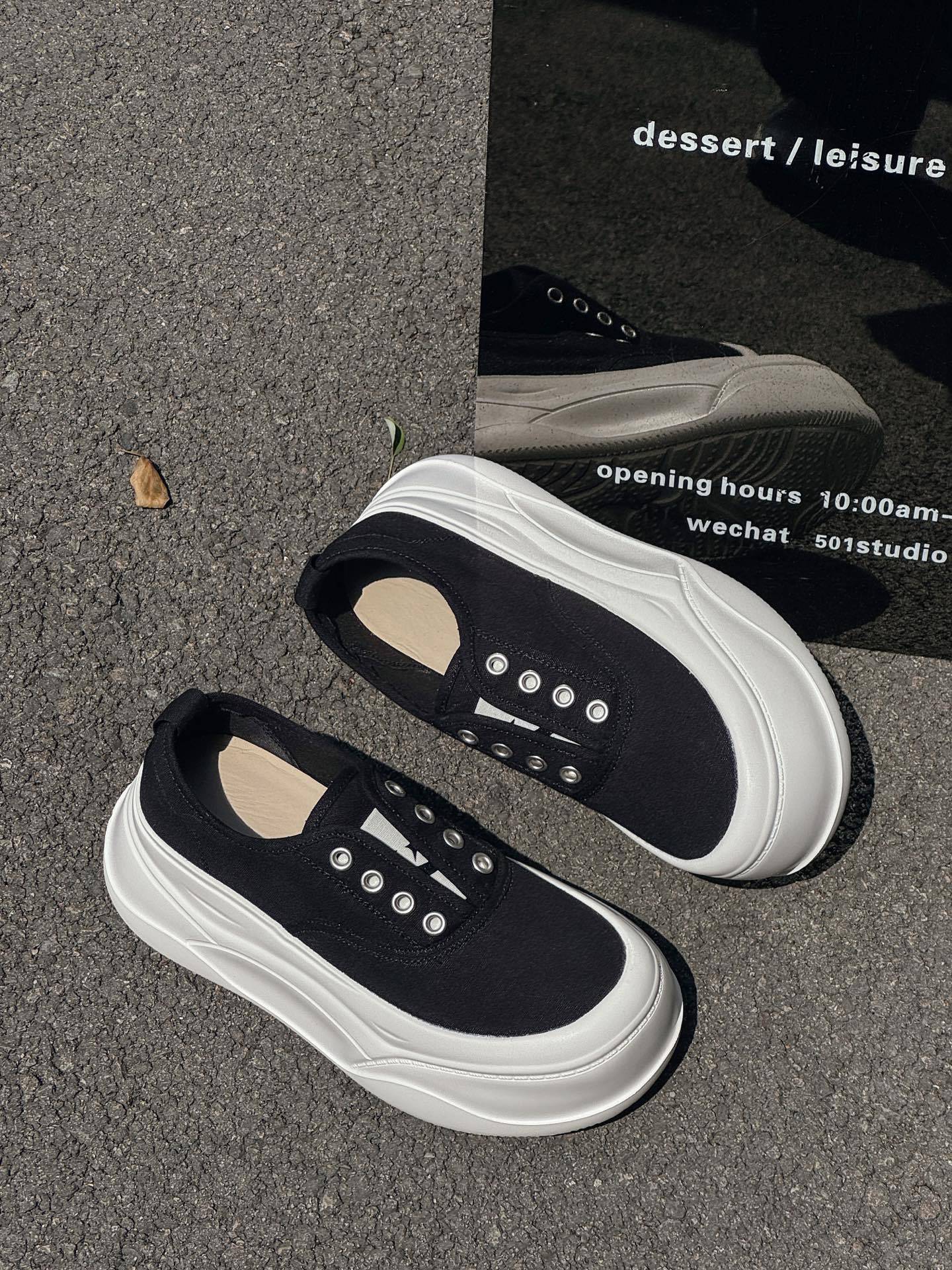 Women's Summer Thin Round Head Slip-on Lightweight Casual Shoes