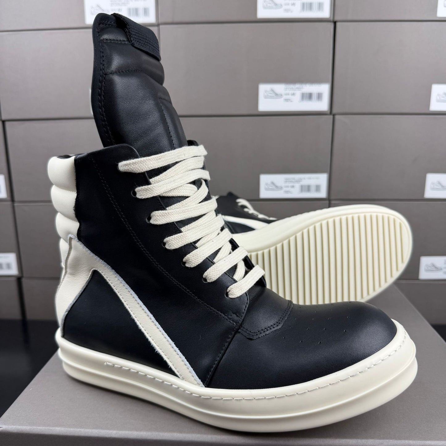 Women's & Men's Genuine Classic Inverted Triangle Men's Board Shoes