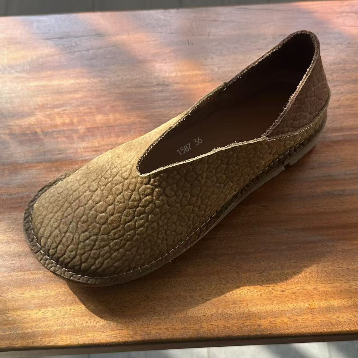 Women's Elephant Pattern Matte Cowhide Retro Handmade Old Authentic Women's Casual Shoes
