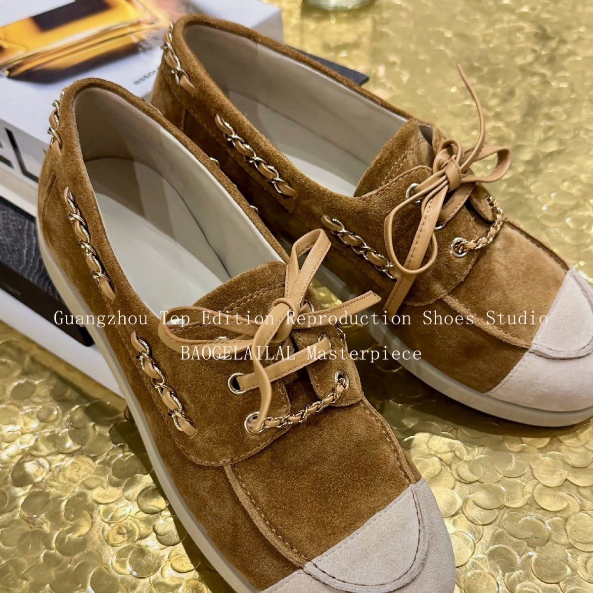 Women's Spring Classic Style Metal Chain Suede Versatile Color Matching Loafers