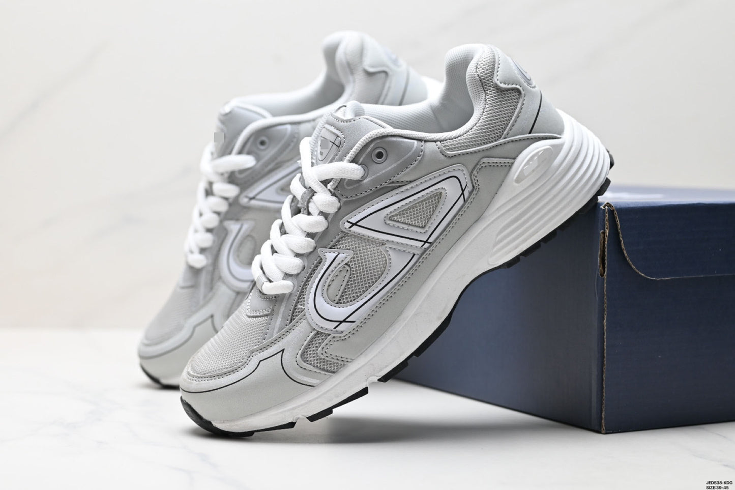 Women's & Men's Word Classic Style Sier Horn King Fashionable Raise The Men's Sports Shoes
