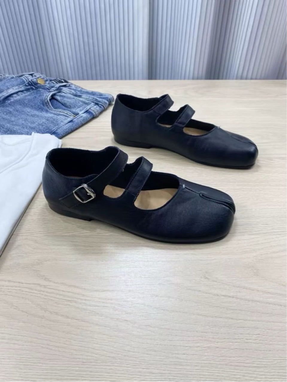 Women's Mary Jane Horseshoe Comfortable Soft Bottom Buckle Flat Low Mouth Heels