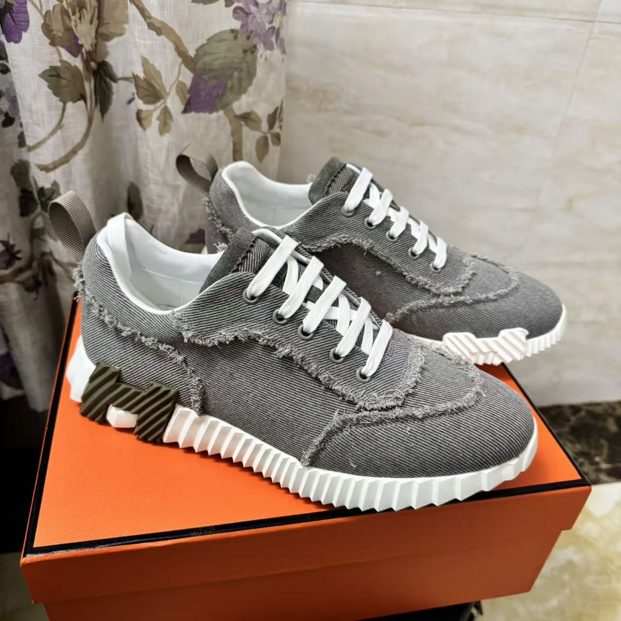 Women's & Men's Denim Color Matching Lace Up Breathable Sneakers