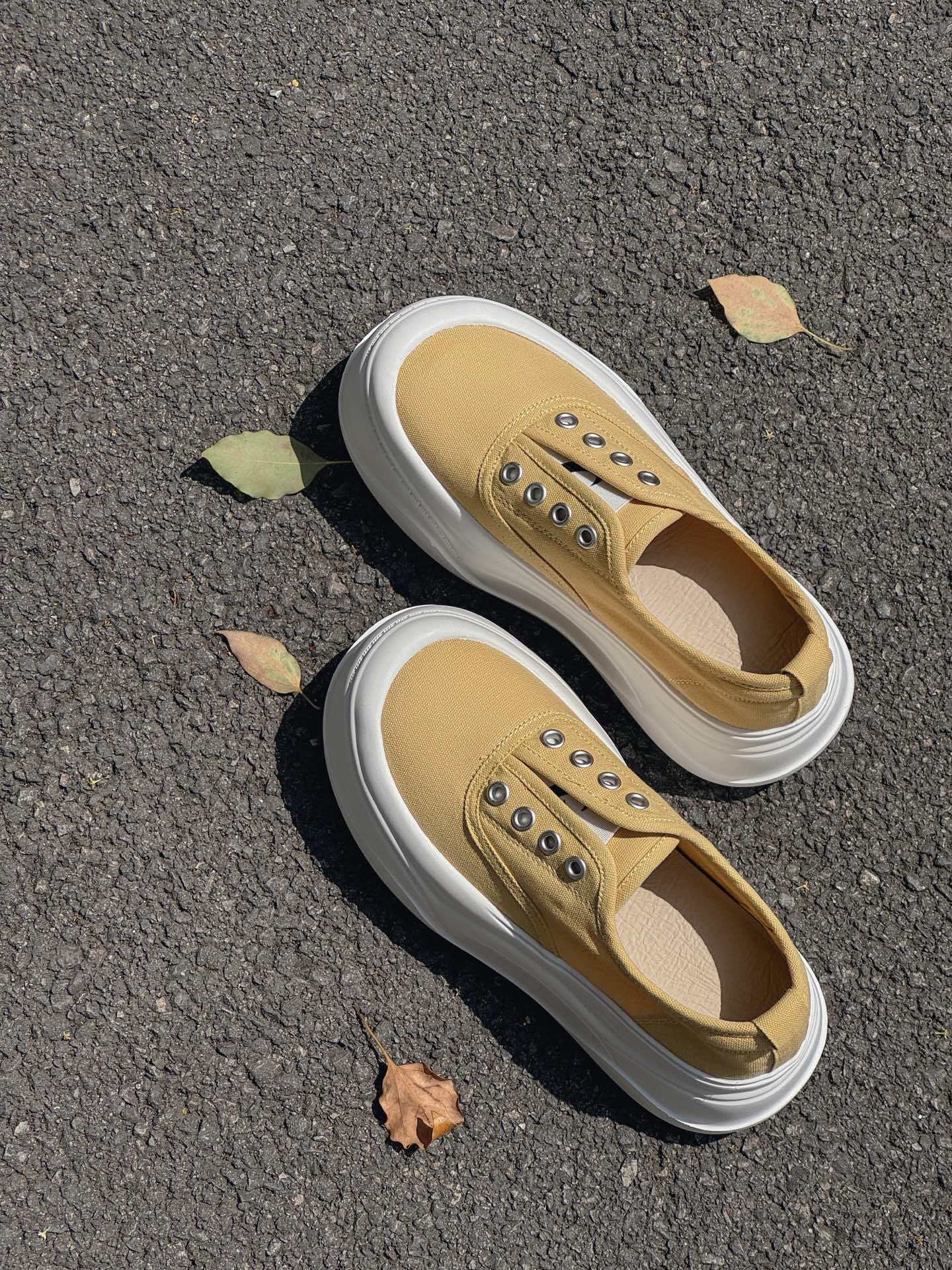 Women's Summer Thin Round Head Slip-on Lightweight Casual Shoes