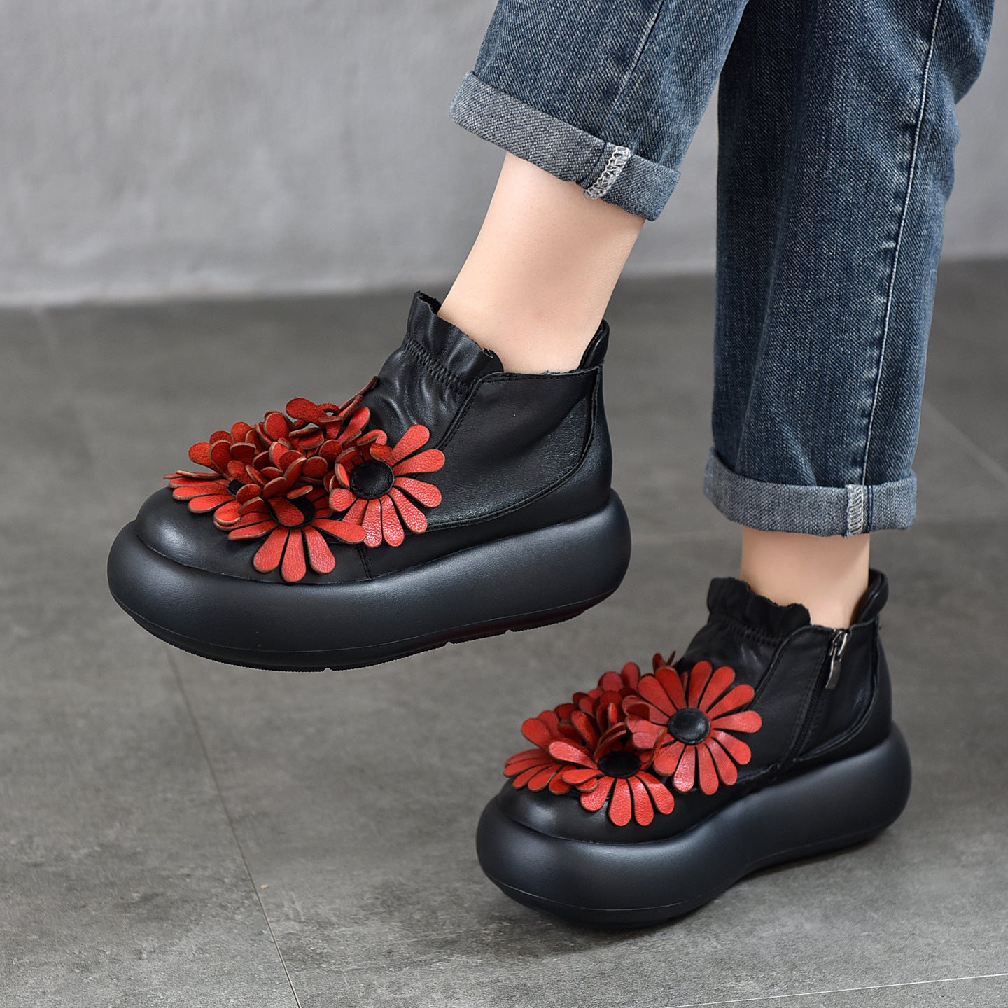Women's Cowhide Handmade Vintage Flower Artistic Round Head Ankle Genuine Women's Leather Boots