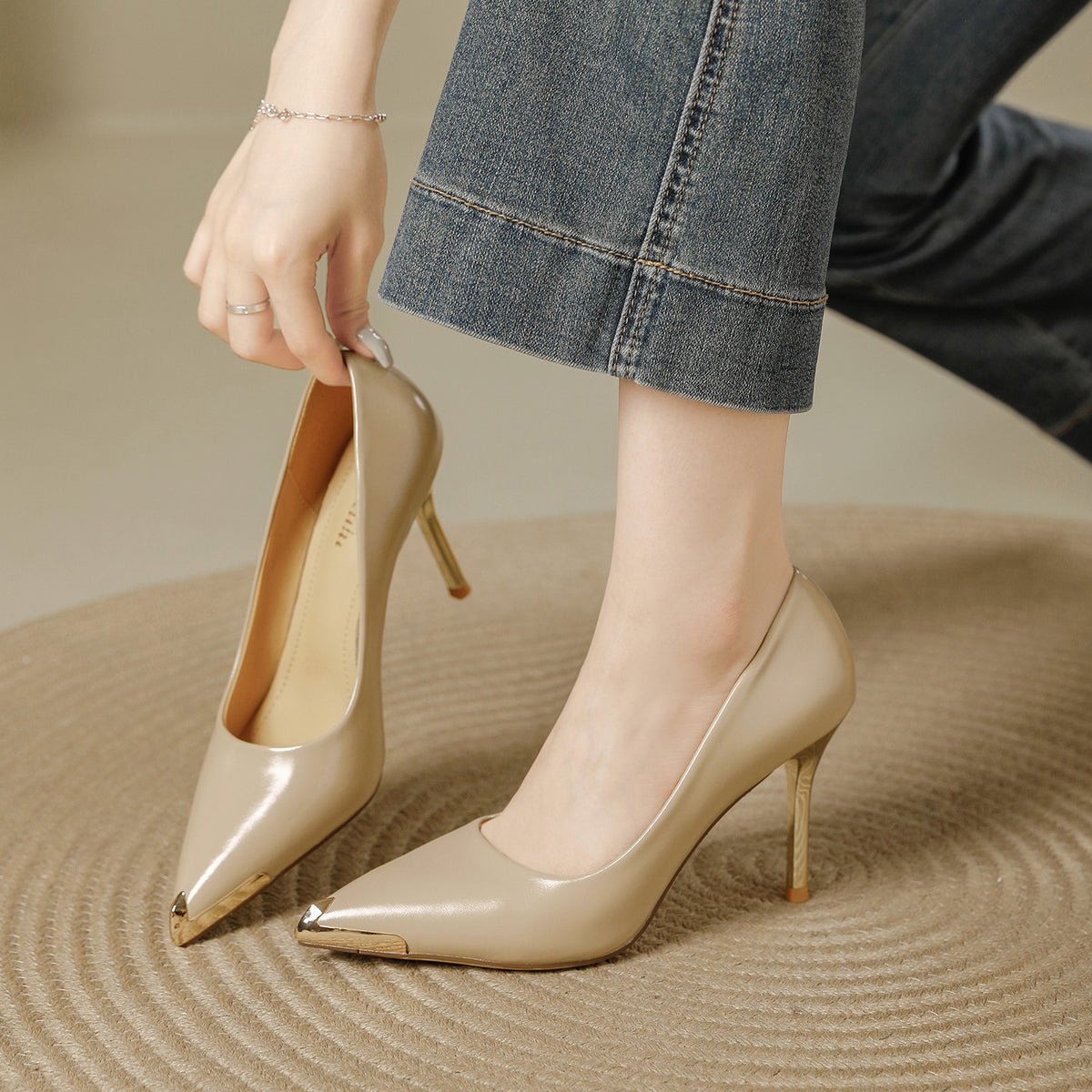 Women's Metal Pointed Toe Pumps Black Commuter Comfortable With Skirt Low-cut Heels