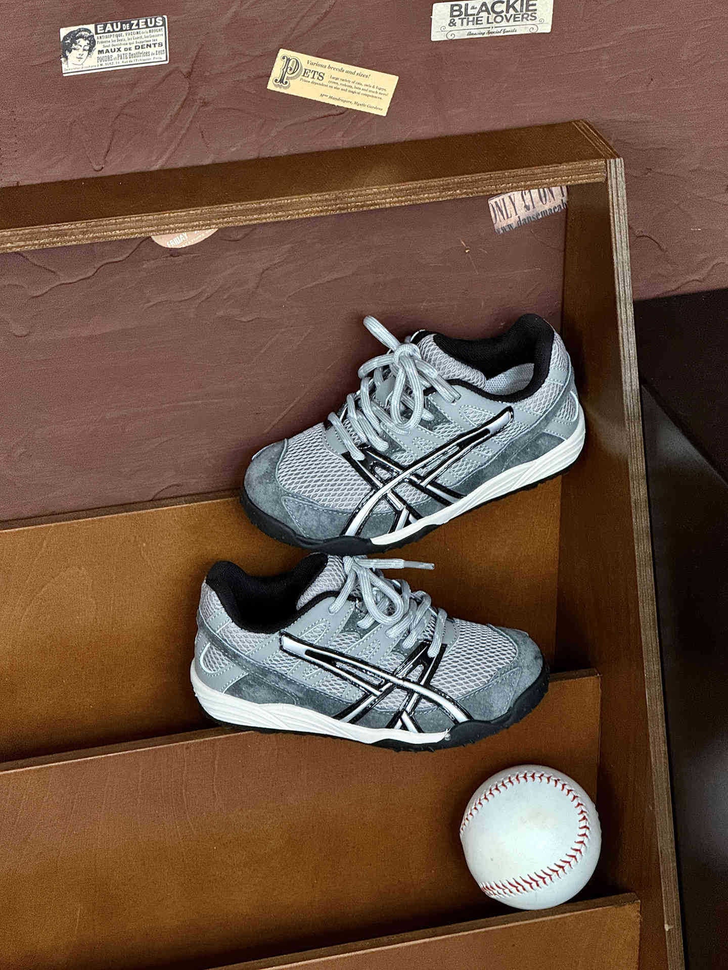 Children's Retro Function Functional Thin Bottom Boys Mesh Breathable Velcro Children's Sports Shoes