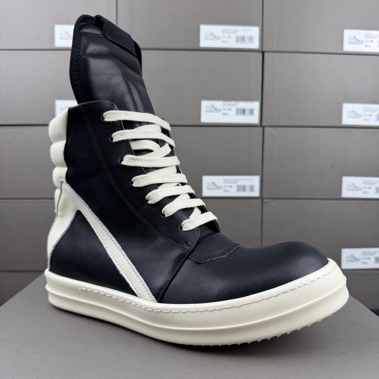 Women's & Men's Genuine Classic Inverted Triangle Men's Board Shoes