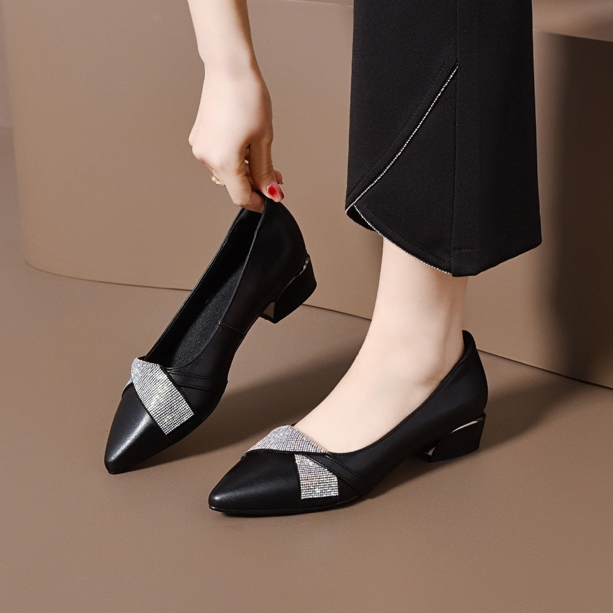 Women's Diamond Elegant Frosted Suede Pointed Toe Small Leather Shoes