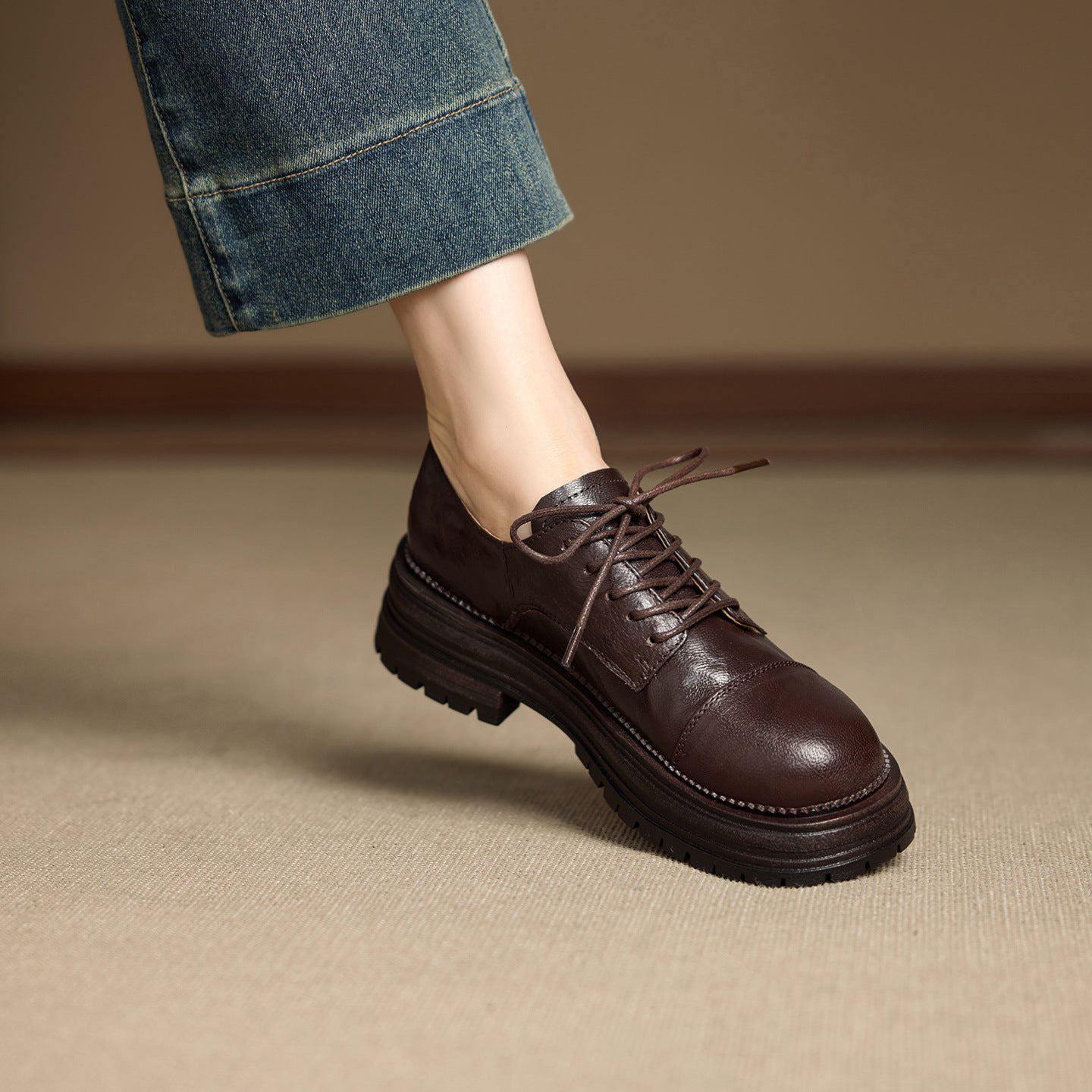 Women's Platform Round Head British Style Retro Lace Up Chunky Single-layer Loafers