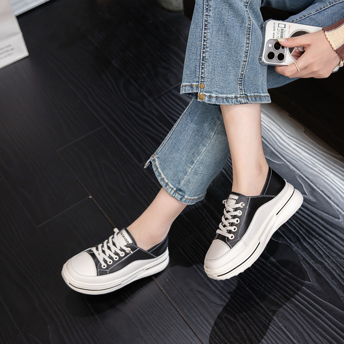 Women's Double Packaging Step-on Two-way Wear Super Lightweight Foam Bottom Cowhide Women's Casual Shoes