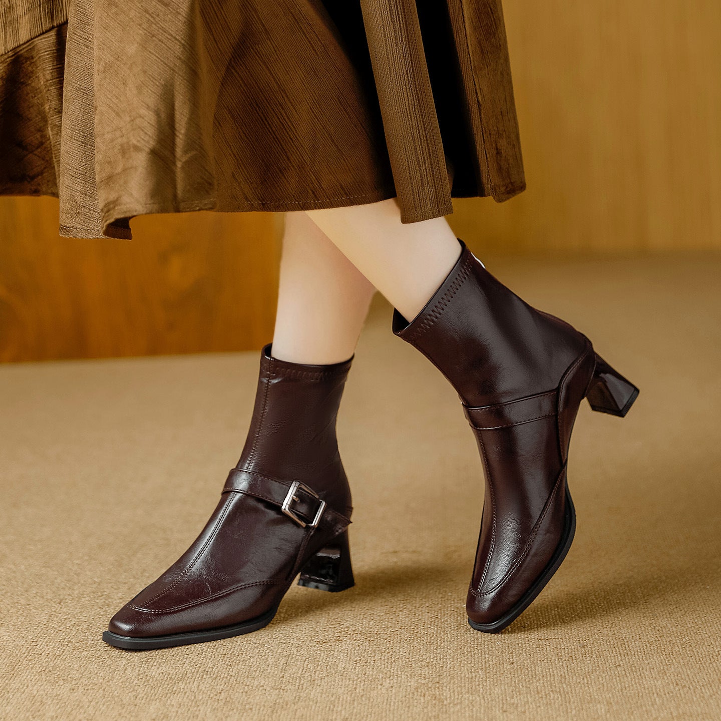 Women's Retro Skinny Autumn Super Beautiful French Ankle Not Tired Feet Women's Leather Boots