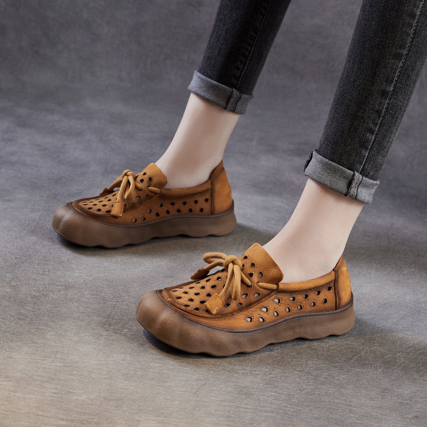 Women's First Layer Cowhide Retro Hole Hollow Breathable Women's Casual Shoes
