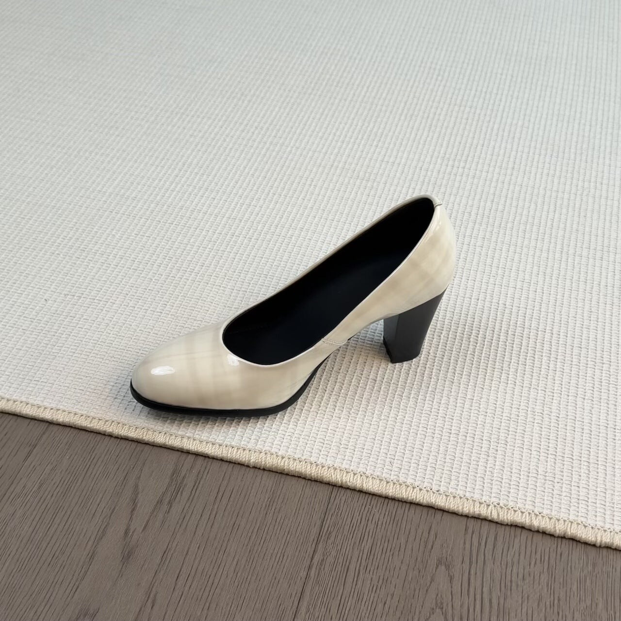 Pattern Brown Shiny Surface French Retro Chunky Round Head Shallow Women's Fashion Shoes