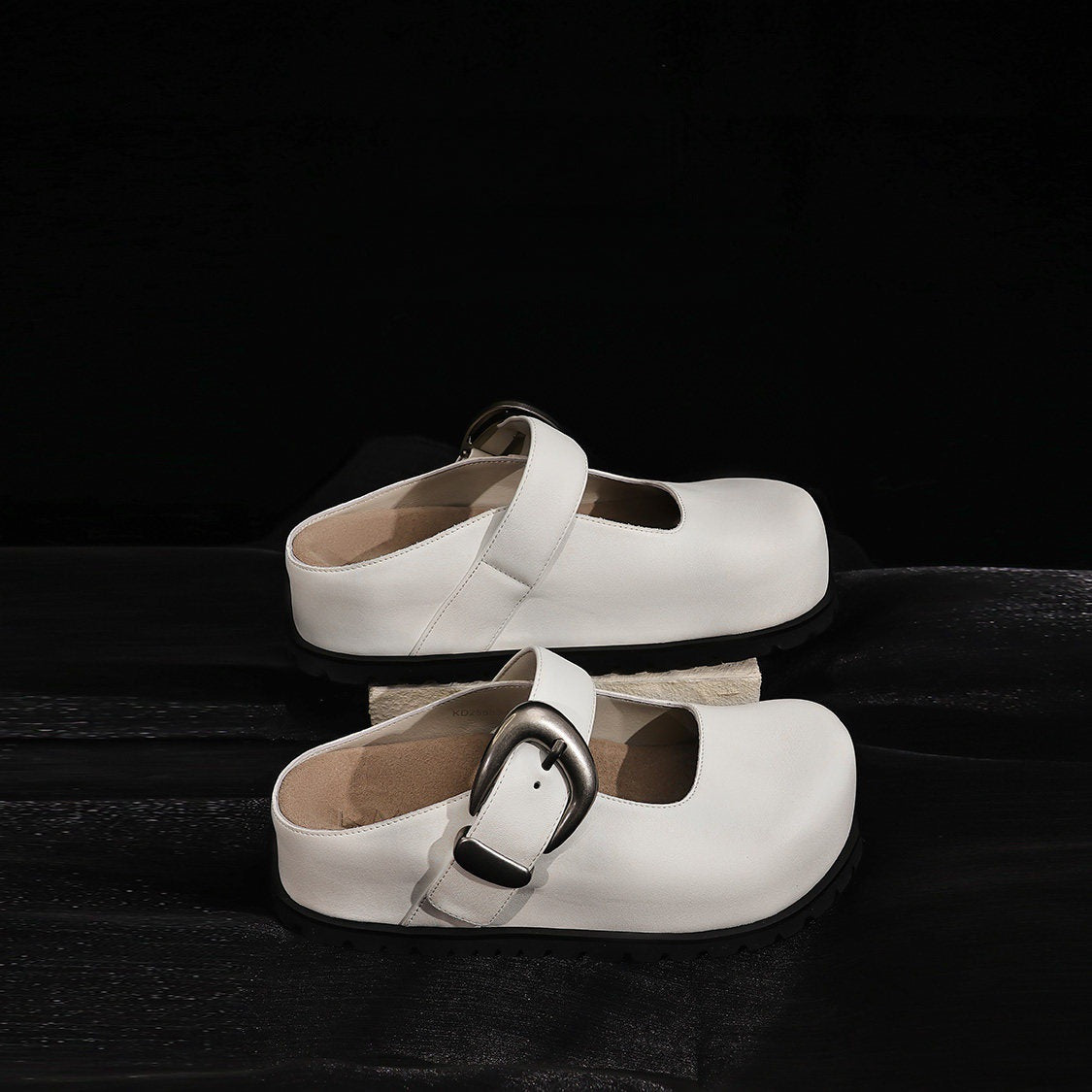 Women's Cowhide Version Grape Mom Round Toe Invisible Elevated With Mary Leather Shoes