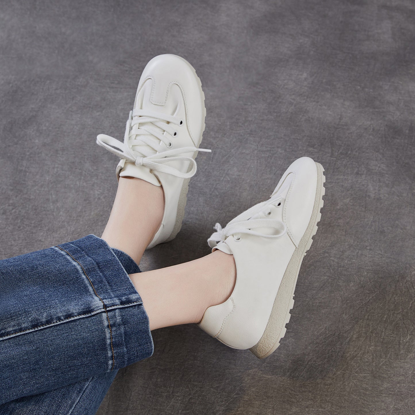 Women's Spring Lightweight Lace Up Real Sports Flat Women's Casual Shoes