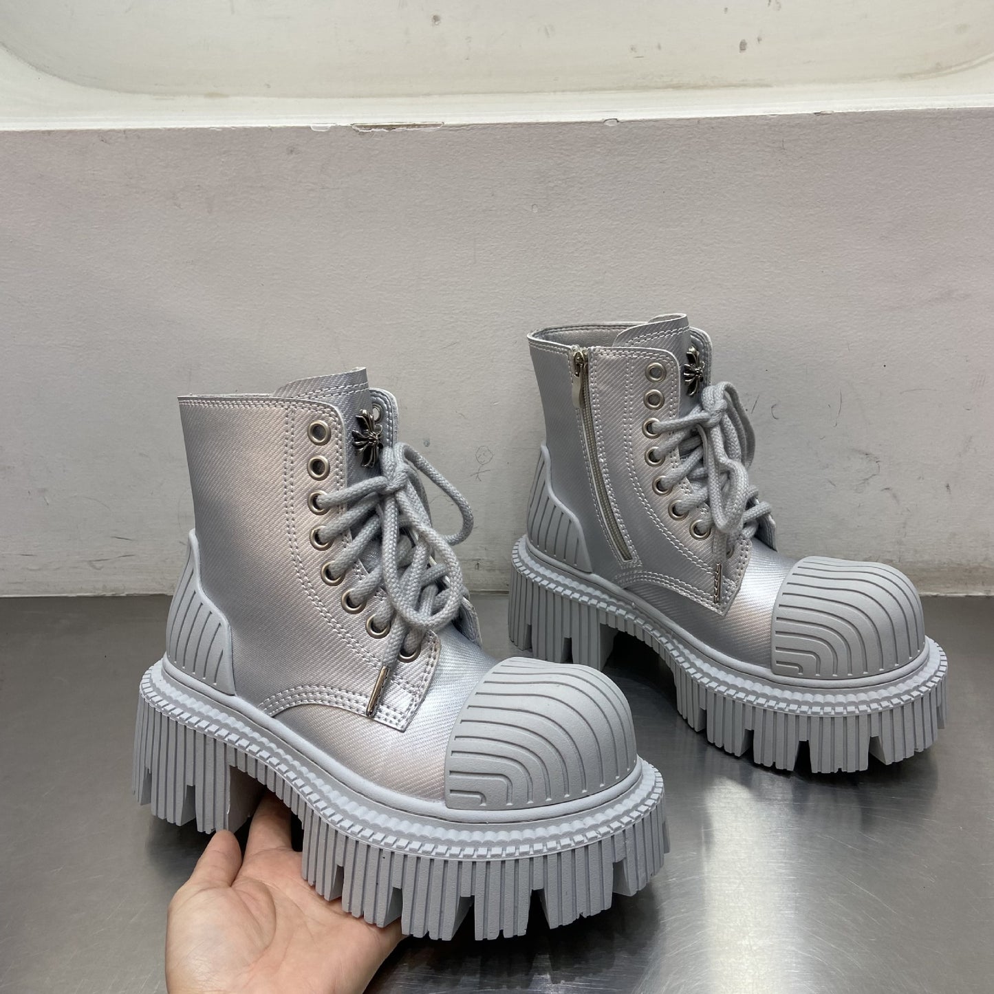 Women's Future Motorcycle Cruciate Flower Gear Platform Personality Women's Leather Boots