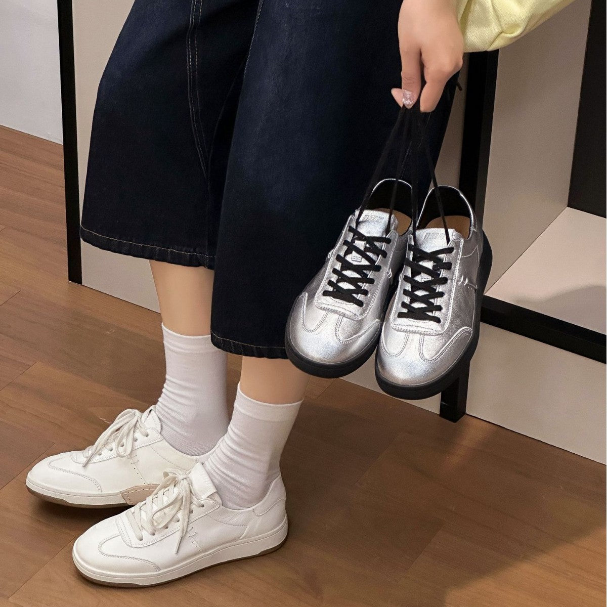 Women's Retro Soft Glutinous White Round Toe Lace Up Sneakers